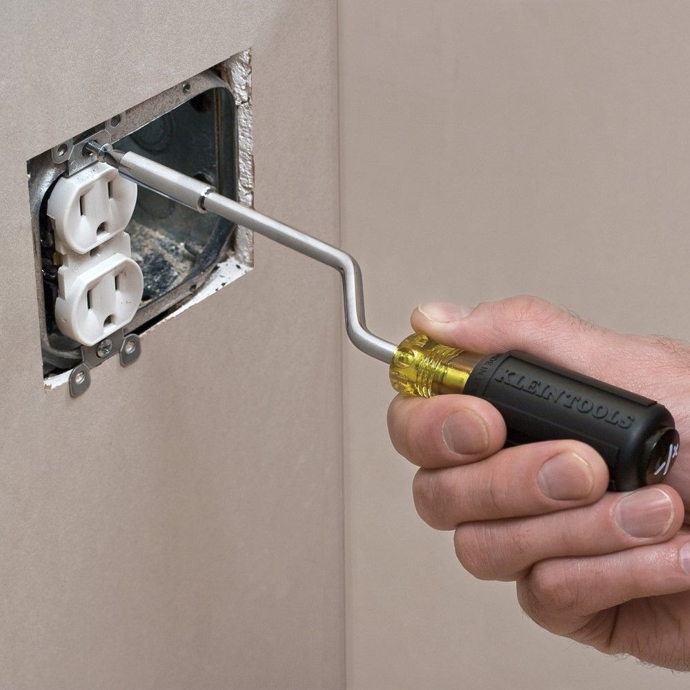 Klein Tools 67100 | Multi-Bit Screwdriver, 2-in-1 Rapi-Drive Phillips and Slotted Bits