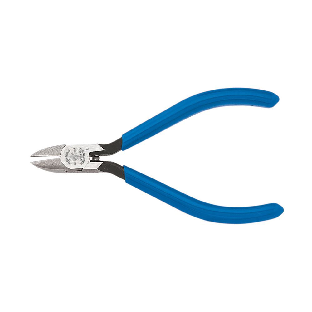 Klein Tools D257-4 | Diagonal Cutting Pliers, Electronics, Tapered Nose, Narrow Jaw, 4-Inch