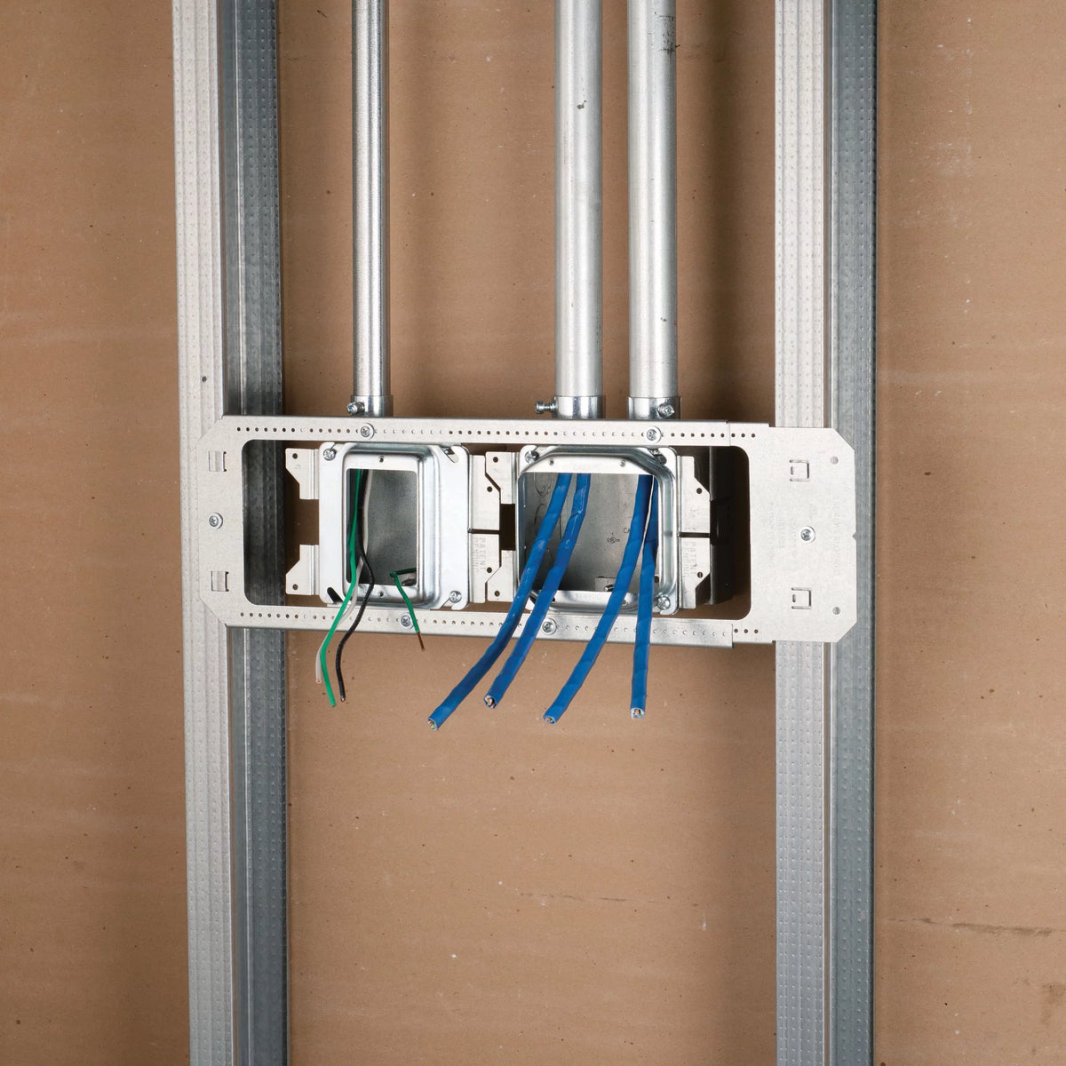 Nvent Caddy A1BF3GF3N | CADDY ALL-IN-ONE Between-Stud With Removable Mud Ring, Multi-Box, (8) 1/2", 3/4", (3) 1/2" Knockouts, 1 Gang, 32.8 in³ Box, 1 1/4" Drywall, 3 5/8"