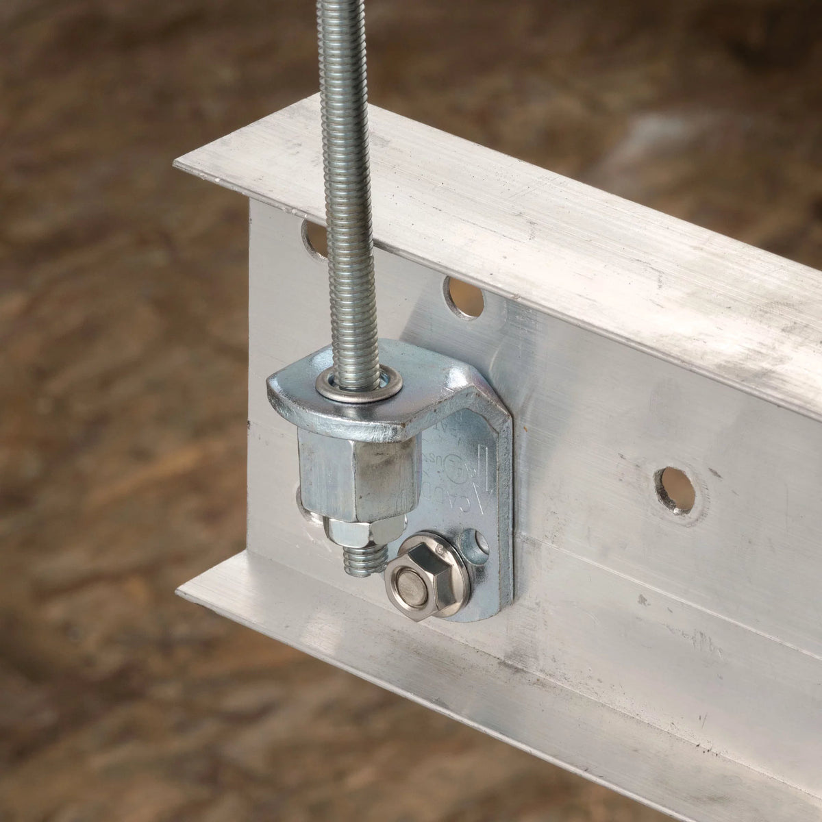Nvent Caddy CRLL37EG | Rod Lock L-Bracket, 3/8" Rod