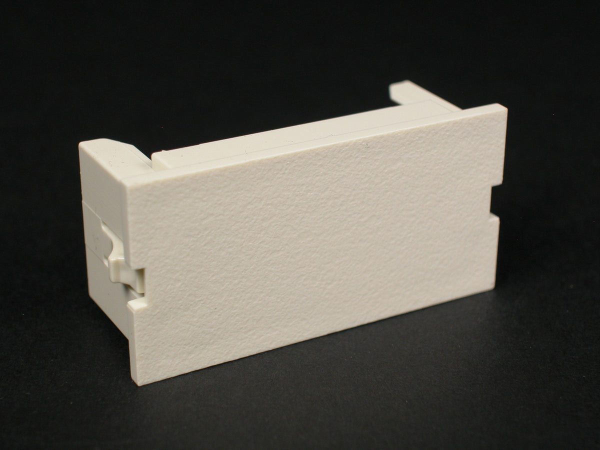 Wiremold CM2-BL-G | CM 2A Blank Module