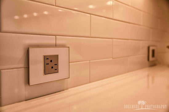 Legrand ARTR152W4 | Adorne Collection | Adorne 15A Outlet, White