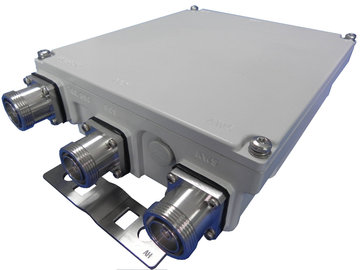 Commscope CBC71921-DF | Triplexer 700–750 and Cellular/PCS/AWS
