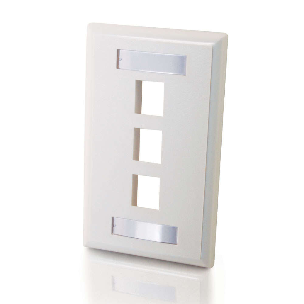 C2G CG03412 | Three Port Keystone Single Gang Wall Plate - White