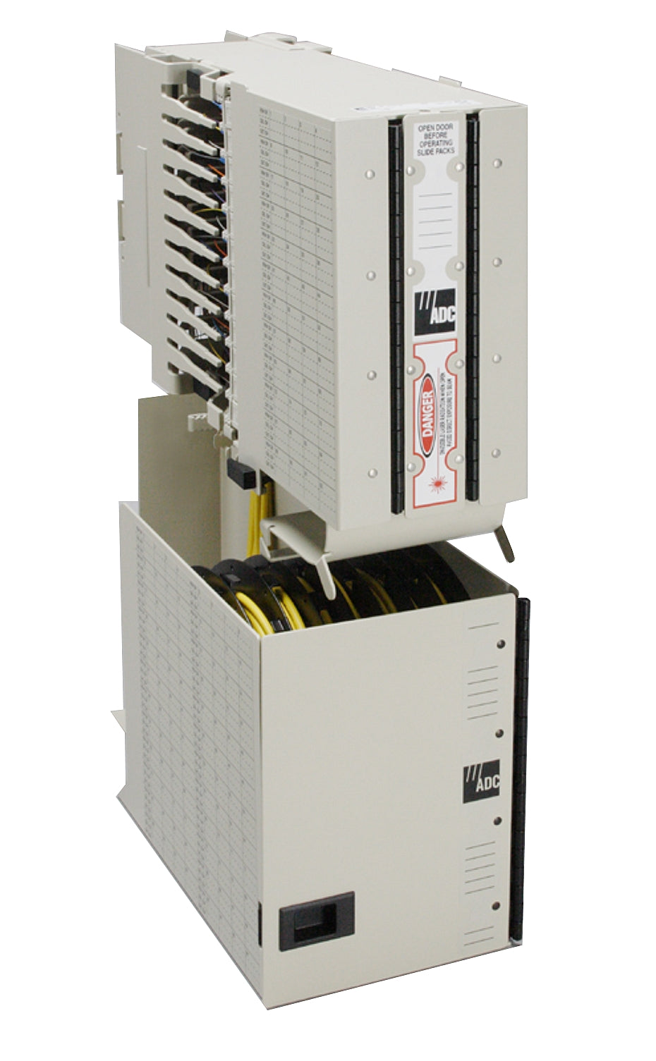 Commscope NGF-CB1MR2L1126 | Next Generation Frame (NGF) Fiber Termination/Splice Block, pre-terminated, 144 SC/APC, singlemode, right oriented, putty white
