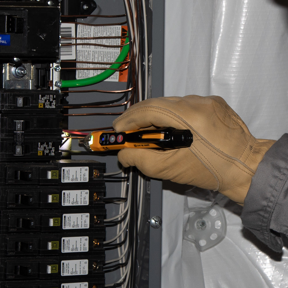 Klein Tools RT250KIT | Premium Dual-Range NCVT and GFCI Receptacle Tester Electrical Test Kit