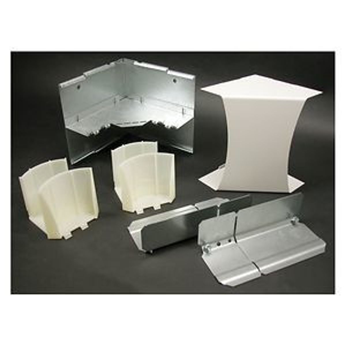 Legrand DS4017-BK | Surface-Mounted Raceway Fitting, 90 °