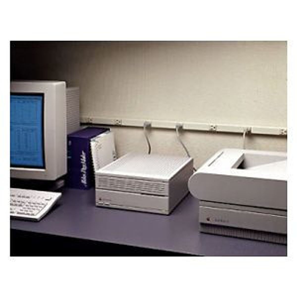 Legrand G2000BC | V2000 Series Raceway Base and Cover, 5 Ft.