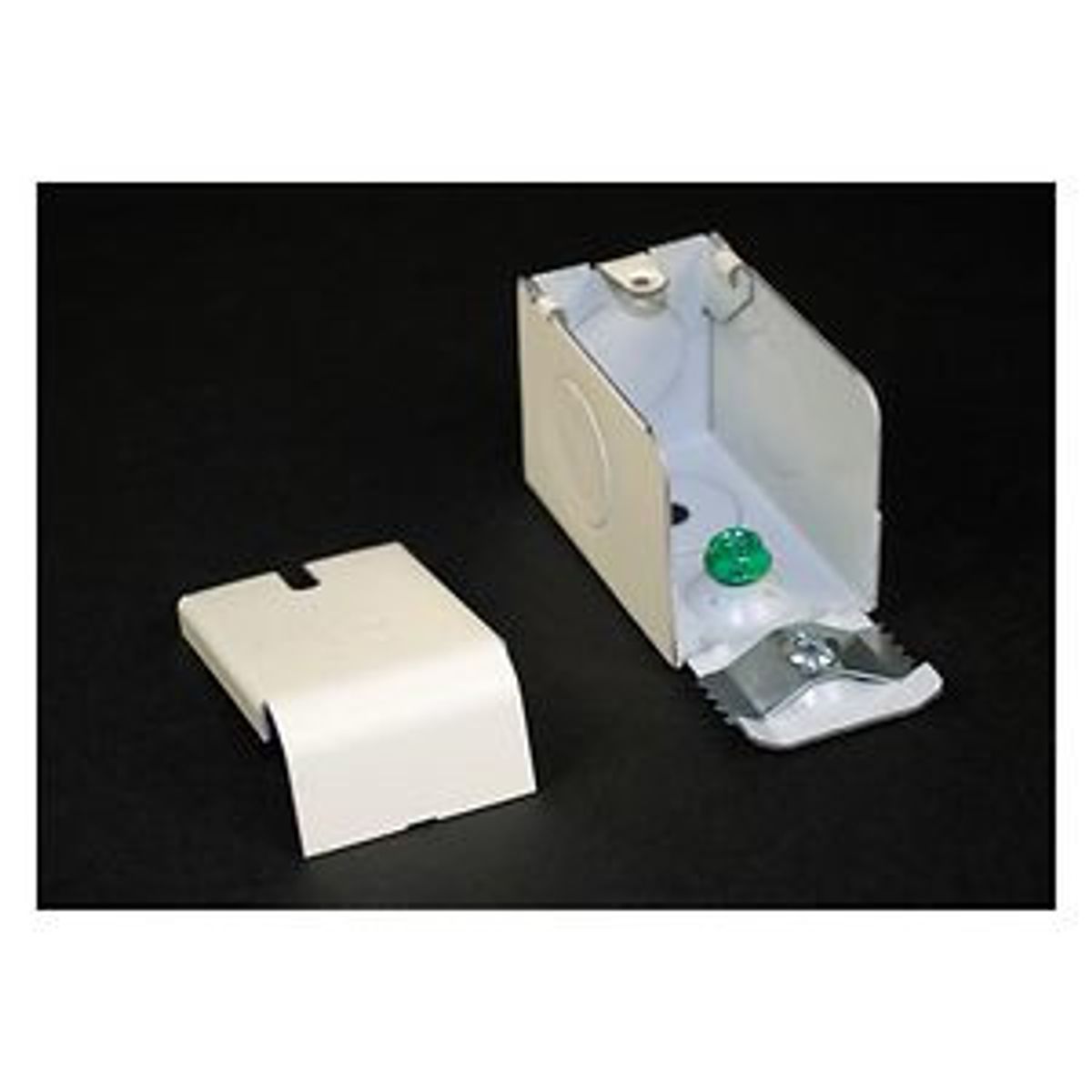 Legrand V2010A2 | 2000 Series Entrance End Fitting, 3 inch L, Ivory