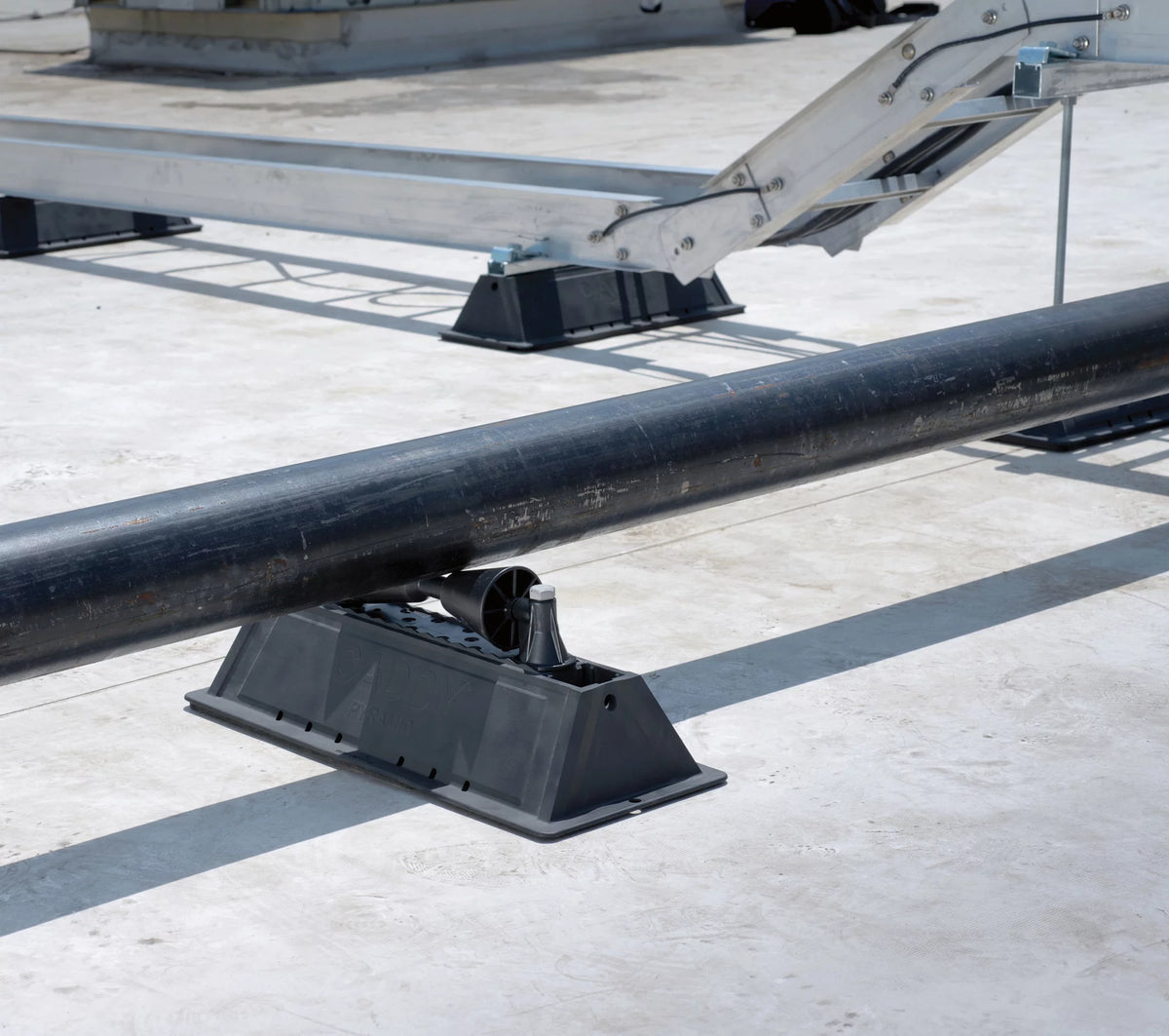 Nvent Caddy PRF2 | Pyramid RL Fixed Roller Support, 2" Max Pipe