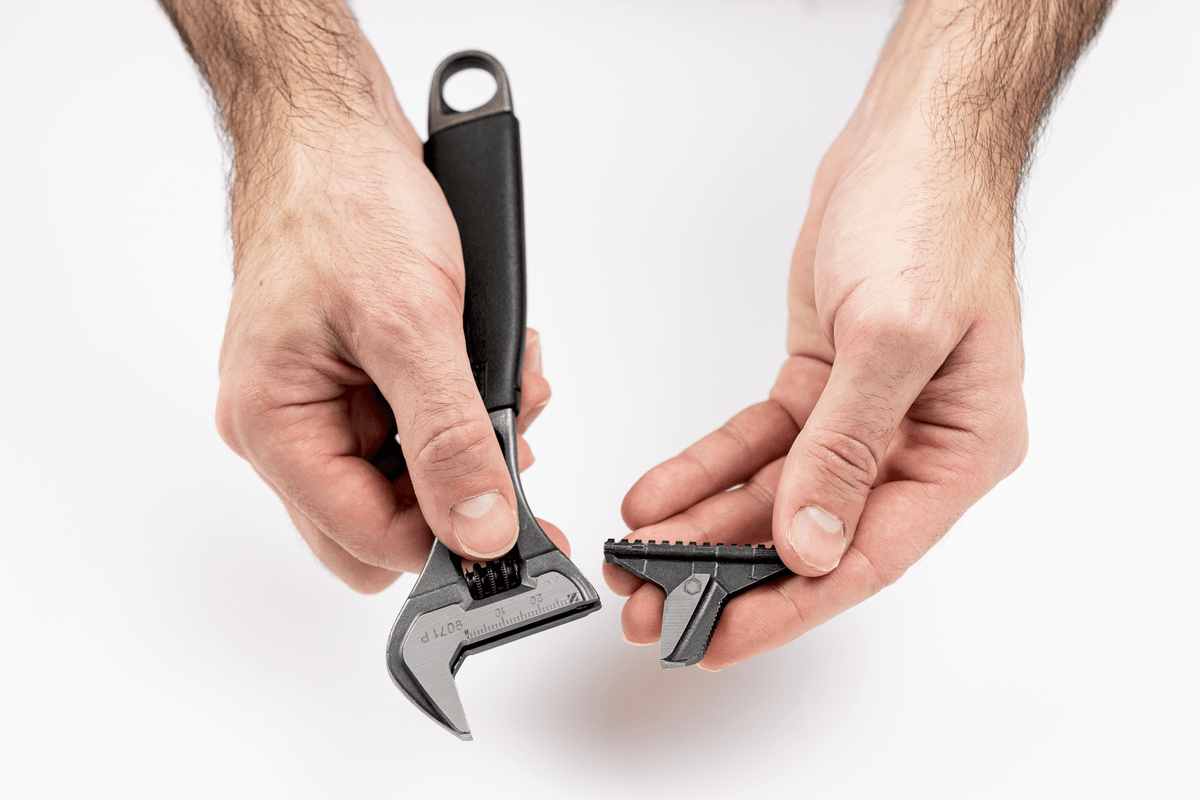 Williams 9072 RP US | ERGO 21 mm Central Nut Reversible Jaw Adjustable Wrench with Rubber Handle and Phosphate Finish 158 mm