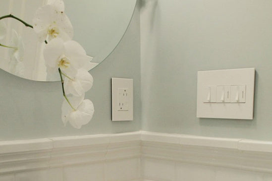 Legrand ARTR153W4 | Adorne Collection | Adorne 15A Outlet - Plus-Size, White