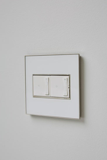 Legrand ADTP703TUW4 | Adorne Collection | Adorne 700W sofTap Tru-Universal Dimmer, White